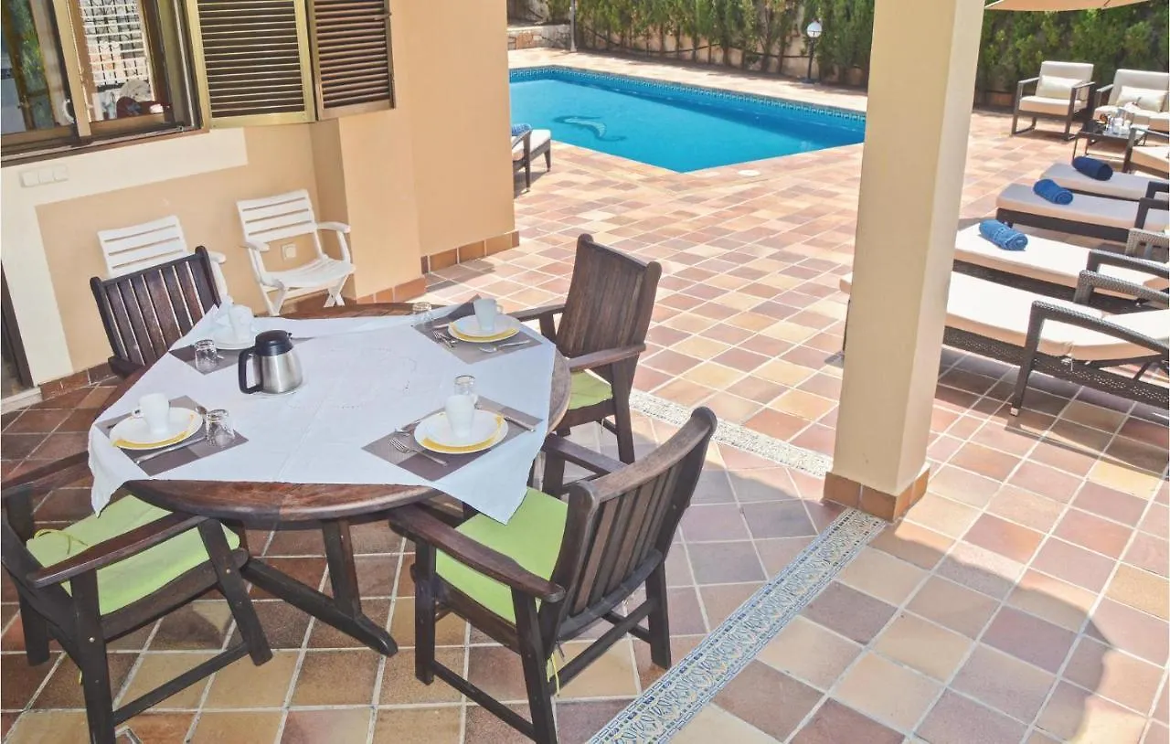 Cozy Home In Bahia Azul-Badia Blava With Kitchen