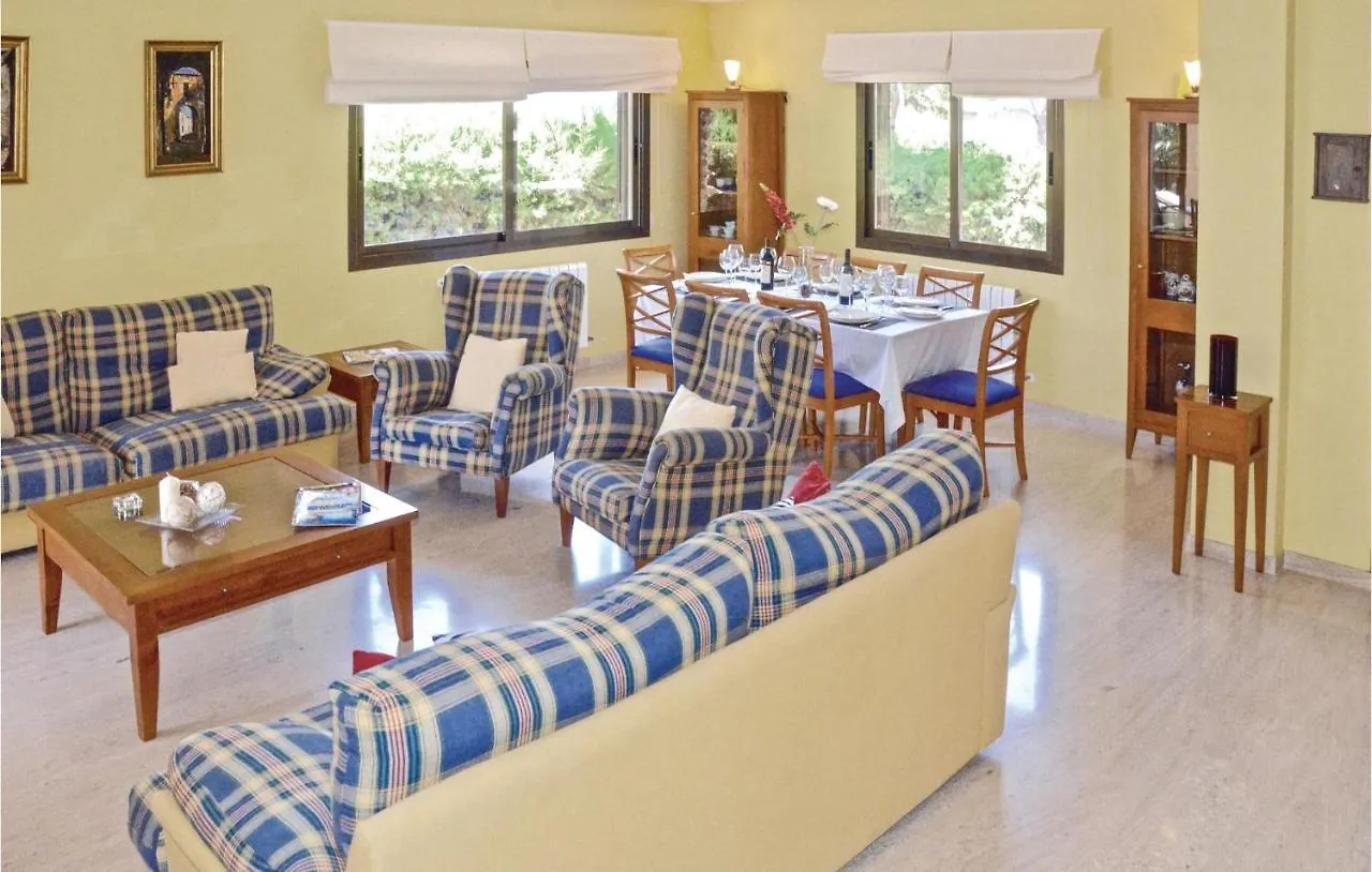 Cozy Home In Bahia Azul-Badia Blava With Kitchen Holiday home