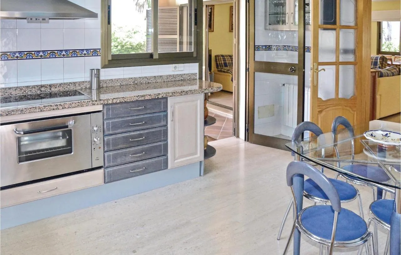 Cozy Home In Bahia Azul-Badia Blava With Kitchen Holiday home